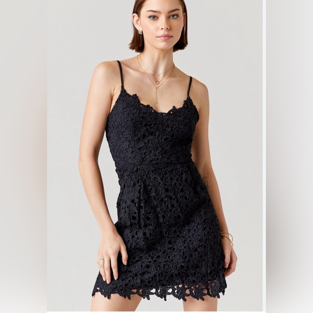 New without tags black lace dress size L by Francesca’s